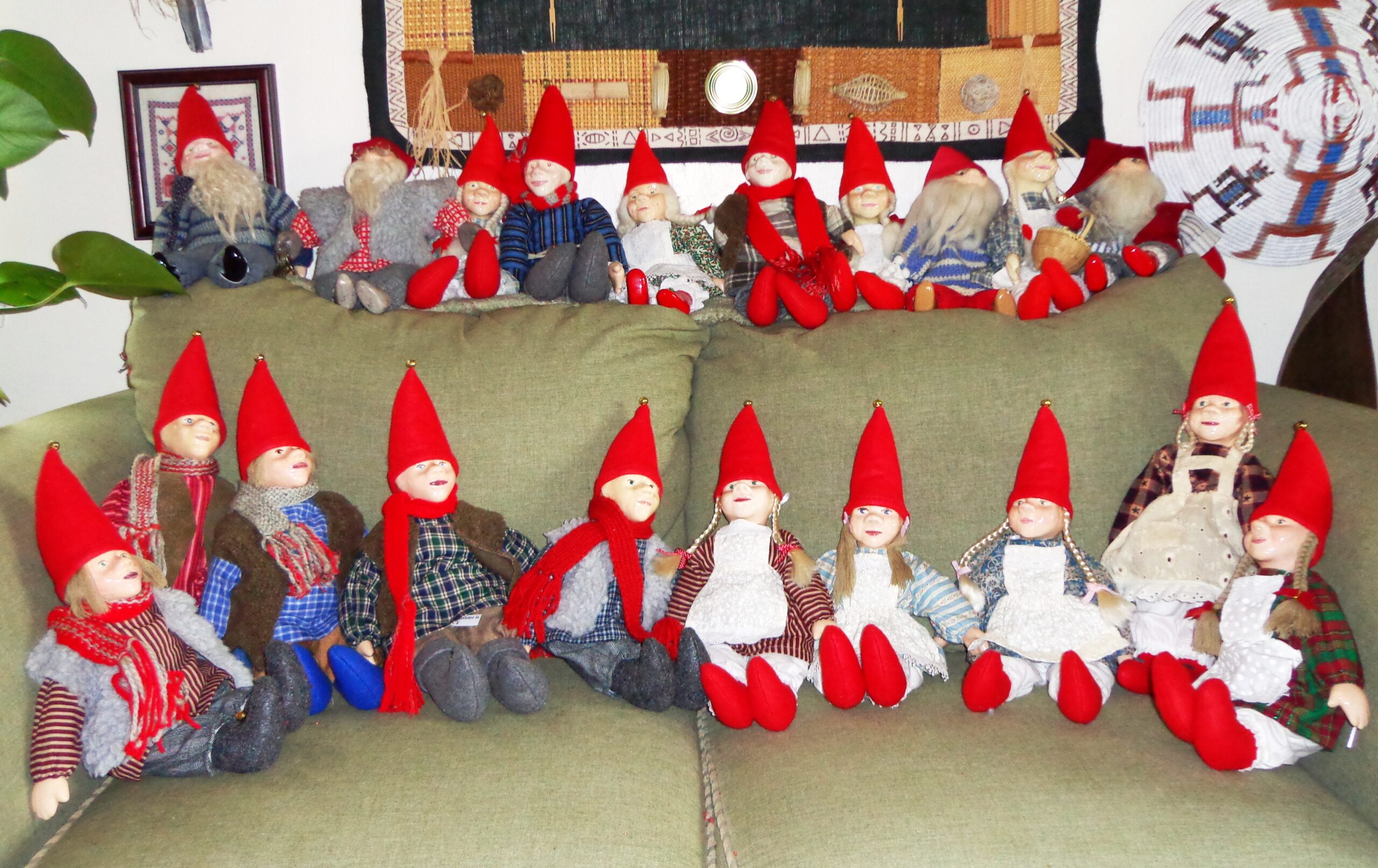 Tonttu (Finnish dolls)